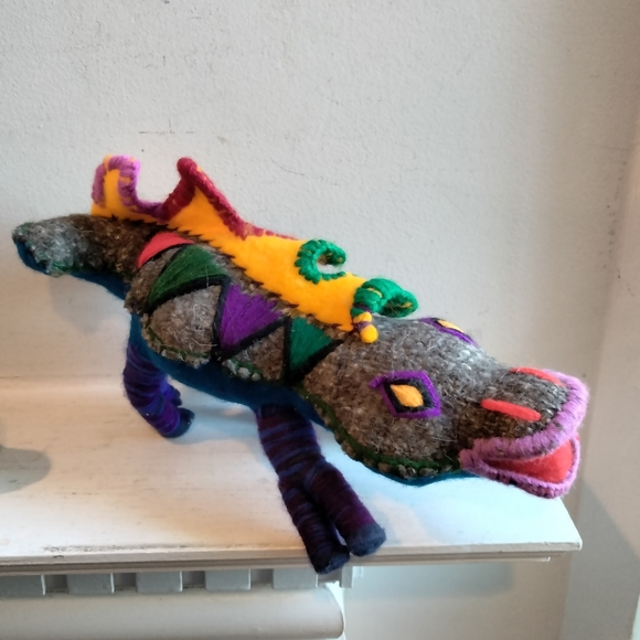 Mexican Chiapas handsewn 🐊 stuffed crocodile vintage - Picture 1 of 6